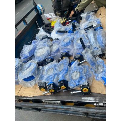 VAN BƯỚM TAY QUAY THÂN GANG CÁNH INOX